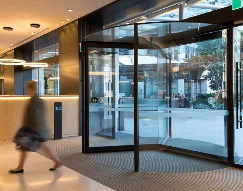 多瑪磁懸浮晶碟旋轉門