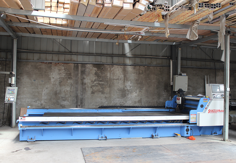 自動化刨槽機(jī)床，天卓自動門工廠設(shè)