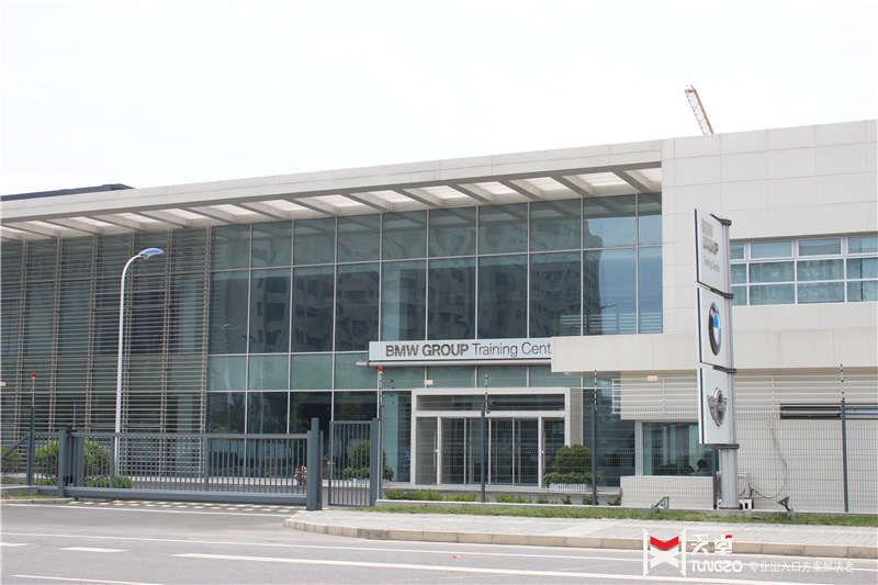 西安寶馬<a href=https://xinghuofengchuan.com/4s/ target=_blank class=infotextkey>4S店自動門</a>