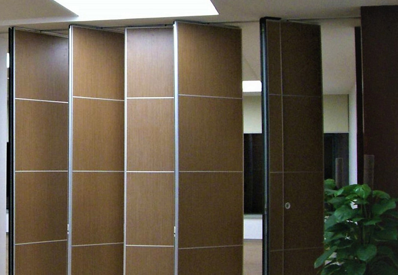 ?電動折疊屏風(fēng)隔斷