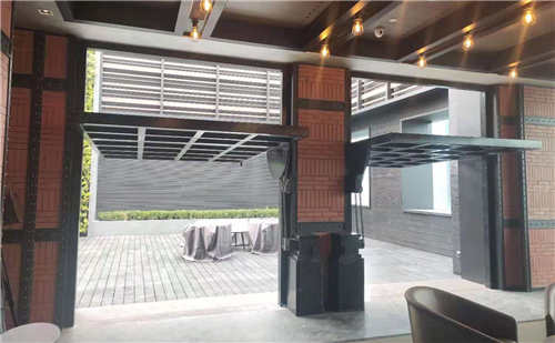 西安洲際酒店工業(yè)翻轉(zhuǎn)門