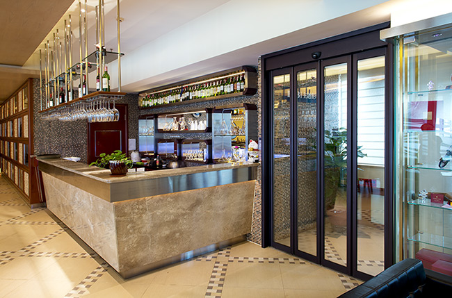 商鋪<a href=https://xinghuofengchuan.com/mendian/ target=_blank class=infotextkey>門店自動門</a>