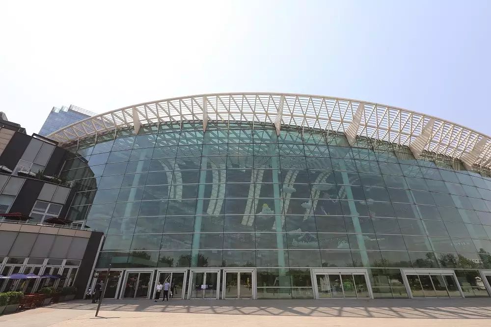 商場超市<a href=https://xinghuofengchuan.com/ditan/ target=_blank class=infotextkey>玻璃地彈門</a>