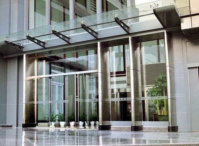 玻璃地彈平開門