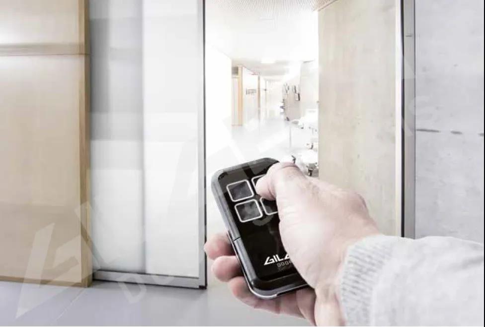 西安天卓自動平開門