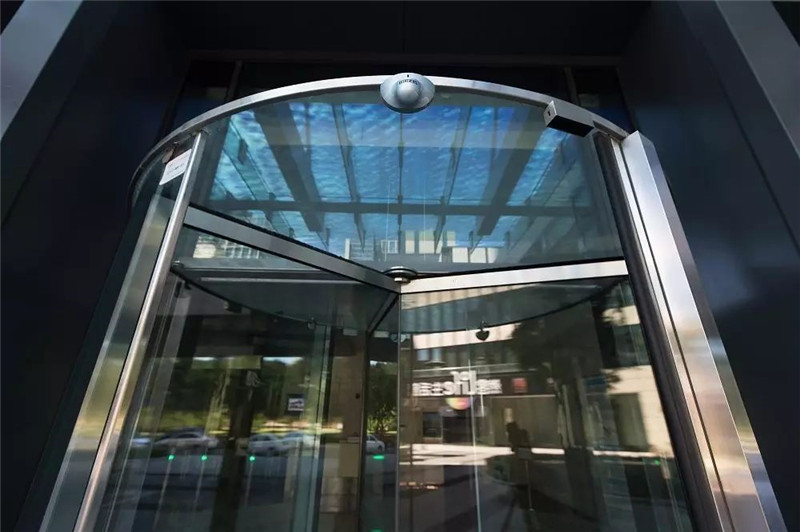 蓋澤<a href=https://xinghuofengchuan.com/xuanzhuan/ target=_blank class=infotextkey>自動旋轉門</a>