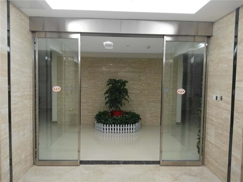 武漢農村商業銀行辦公室電梯間松下新恒帝自動門