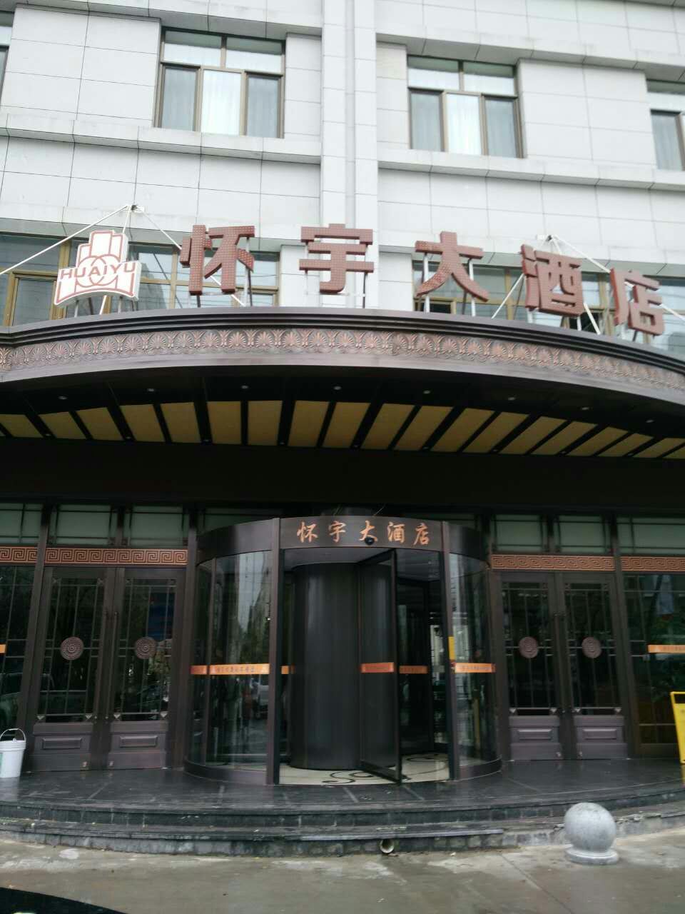 西安天卓旋轉門門體的材料及表面處理