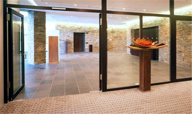 西安天卓<a href=https://xinghuofengchuan.com/ditan/ target=_blank class=infotextkey>玻璃地彈門</a>,酒店商場辦公樓推薦必備產品