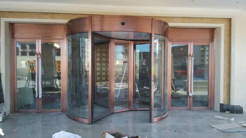 為什么選擇西安天卓旋轉門？與其他普通旋轉門對比