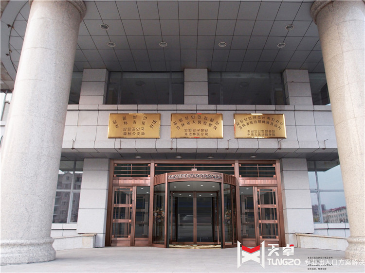 兩翼旋轉門有幾種運行模式？冬季該使用那種模式？