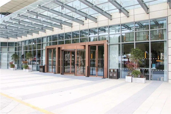 酒店主入口-多瑪凱拔KTC-2 豪華大型兩翼旋轉門