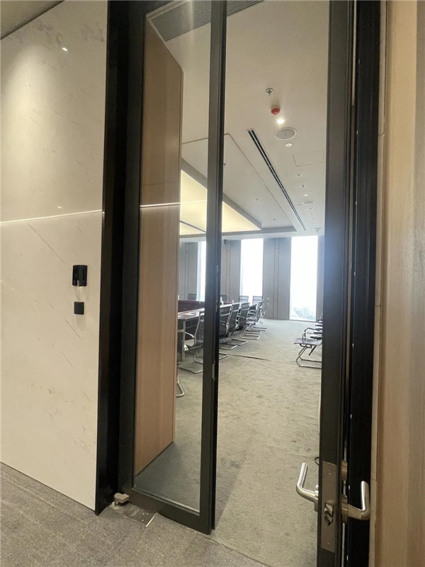 多瑪凱拔BTS 80重型地彈簧+M9080美標(biāo)機(jī)電一體鎖