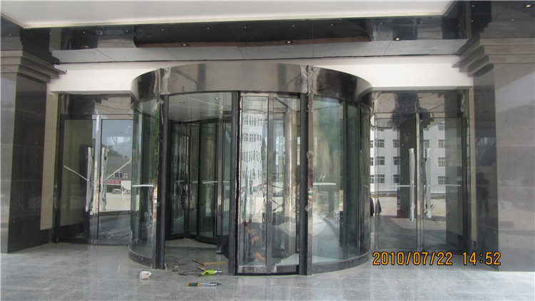 西安酒店<a href=https://xinghuofengchuan.com/xuanzhuan/ target=_blank class=infotextkey>自動旋轉門</a>常見故障如何修復？ 