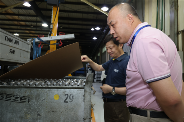 西安等北區(qū)代理商參觀蓋澤自動(dòng)門天津工廠