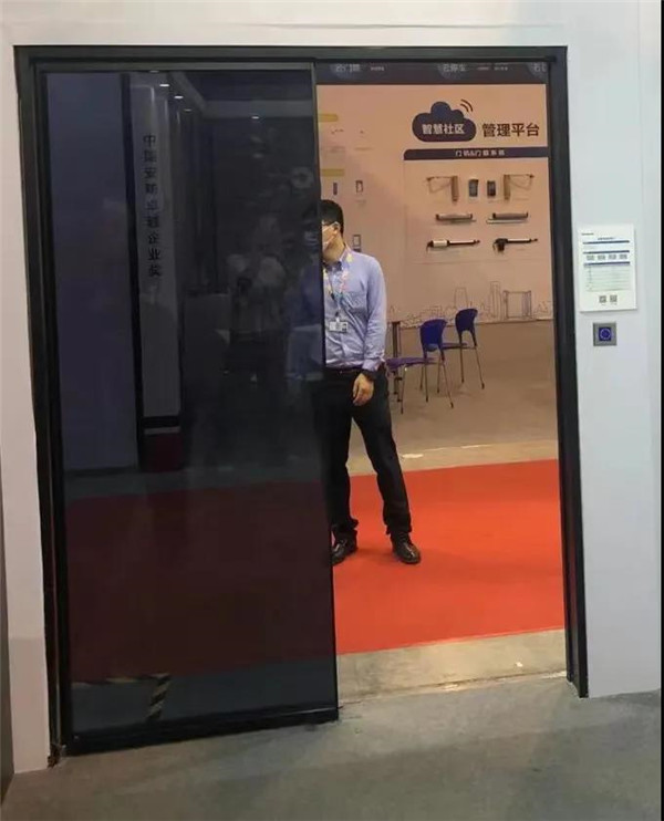 松下磁懸浮移門