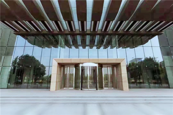 成都天府美術館兩翼旋轉門，蓋澤旋轉門案例