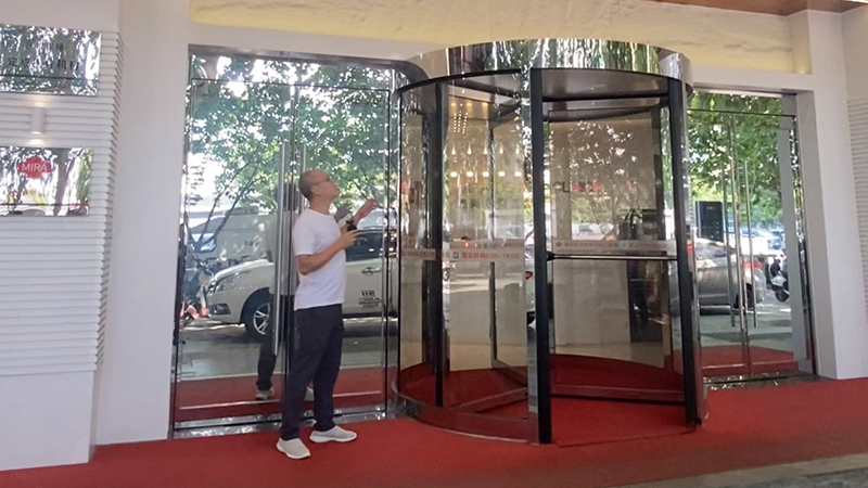 西安美澳口腔醫院三翼旋轉門案例